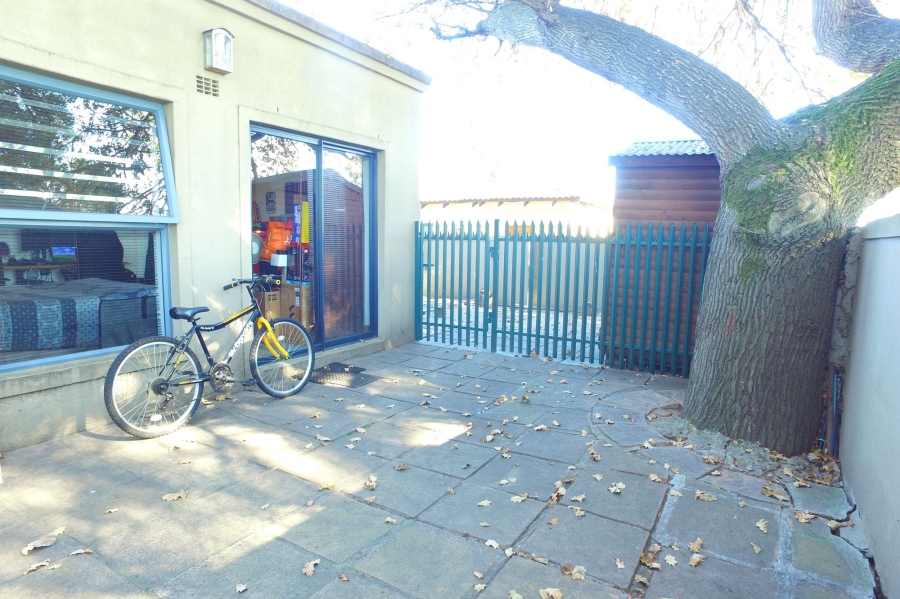 3 Bedroom Property for Sale in Eikenbosch Western Cape
